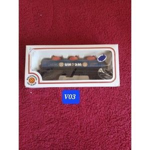 N Scale Bachmann Triple Dome Tank Car Union 76 UCOX 10162